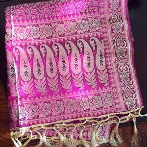 Indian Silk Scarfs with Gold Threading IN PINK NEW